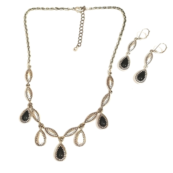 VINTAGE SILVER-TONE AND BLACK GLASS 16 -18" NECKLACE & LEVERBACK 2" EARRINGS SET - Picture 5 of 10